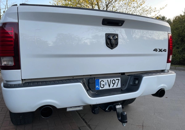 Dodge RAM cena 125000 przebieg: 145000, rok produkcji 2016 z Skarżysko-Kamienna małe 137